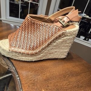 T & B Cognac Tan Woven Wedge Sandals, Women's Sz 7